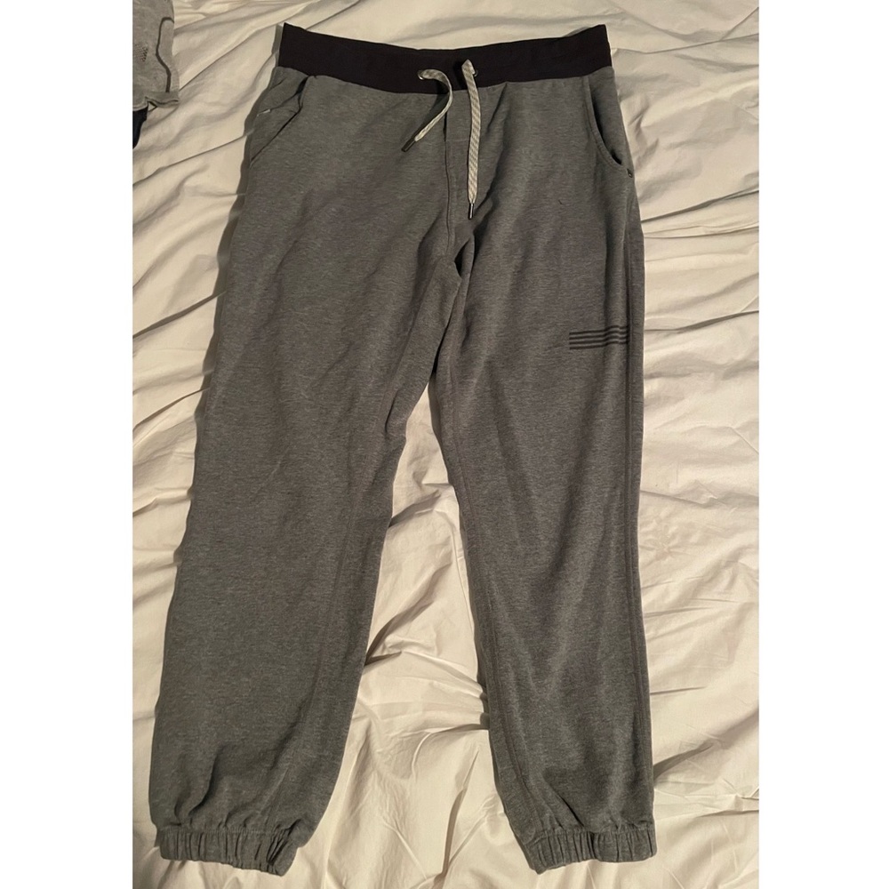 Vuori Balboa Pants Joggers in Gray Size Medium